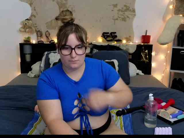 ElvinnaLaFrancaise webcam