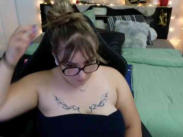 ElvinnaLaFrancaise webcam