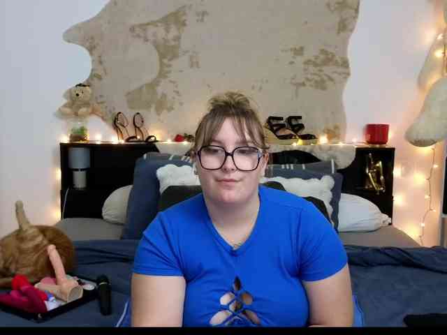 ElvinnaLaFrancaise webcam