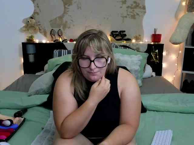 ElvinnaLaFrancaise webcam