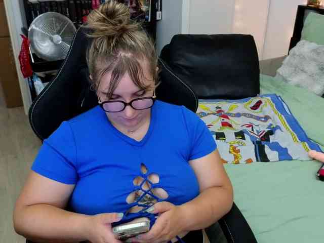 ElvinnaLaFrancaise webcam
