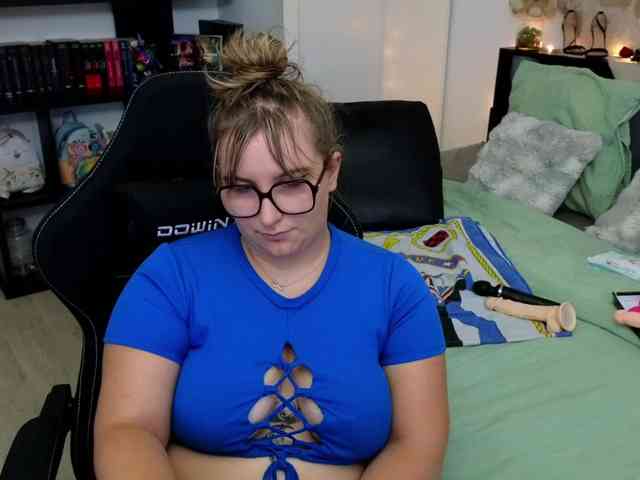 ElvinnaLaFrancaise webcam