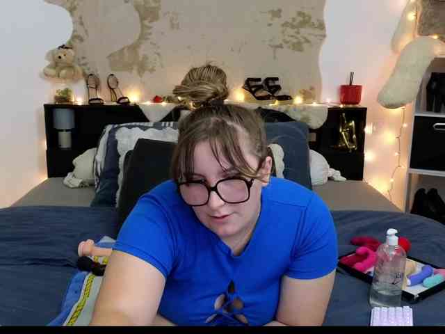 ElvinnaLaFrancaise webcam