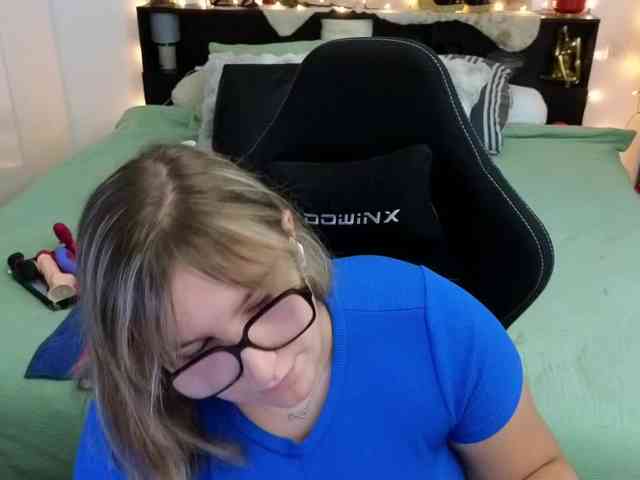 ElvinnaLaFrancaise webcam
