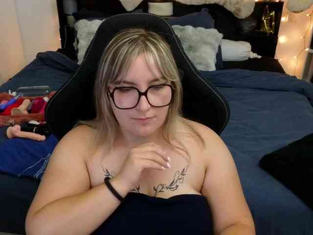 ElvinnaLaFrancaise webcam
