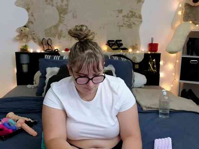 ElvinnaLaFrancaise webcam