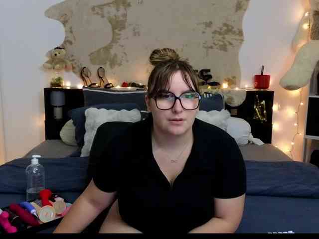 ElvinnaLaFrancaise webcam