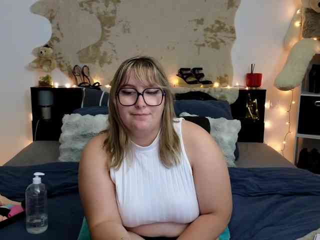 ElvinnaLaFrancaise webcam