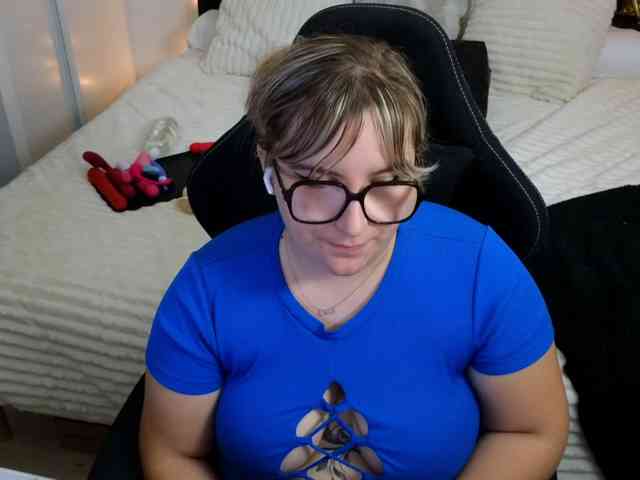 ElvinnaLaFrancaise webcam