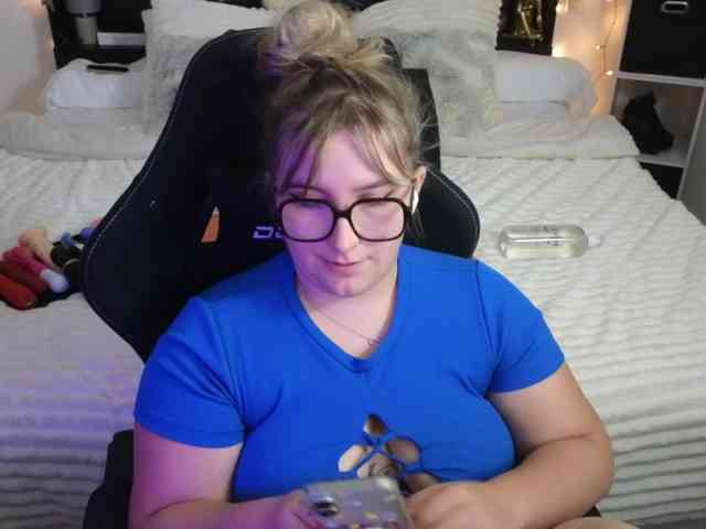 ElvinnaLaFrancaise webcam