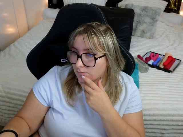 ElvinnaLaFrancaise webcam