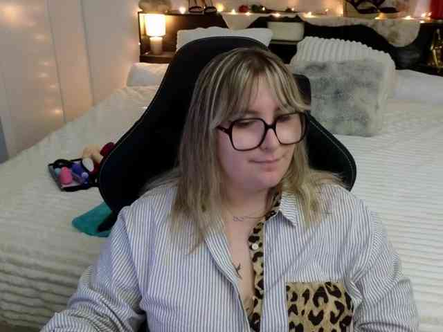 ElvinnaLaFrancaise webcam