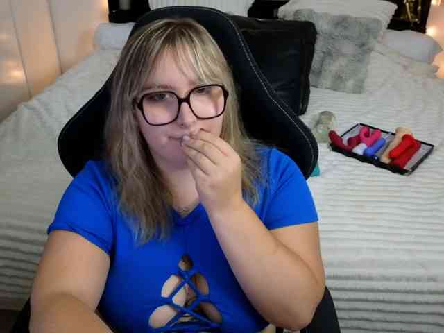 ElvinnaLaFrancaise webcam
