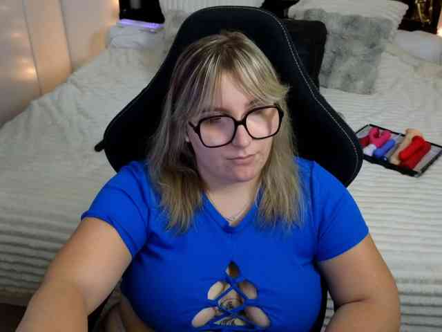 ElvinnaLaFrancaise webcam