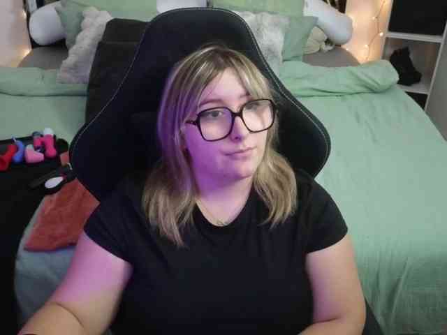 ElvinnaLaFrancaise webcam