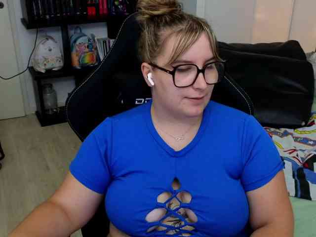 ElvinnaLaFrancaise webcam