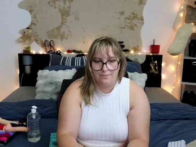 ElvinnaLaFrancaise webcam