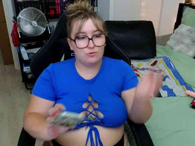 ElvinnaLaFrancaise webcam