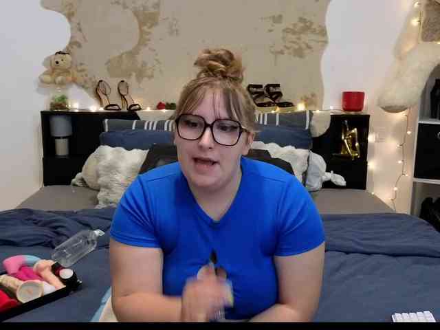 ElvinnaLaFrancaise webcam