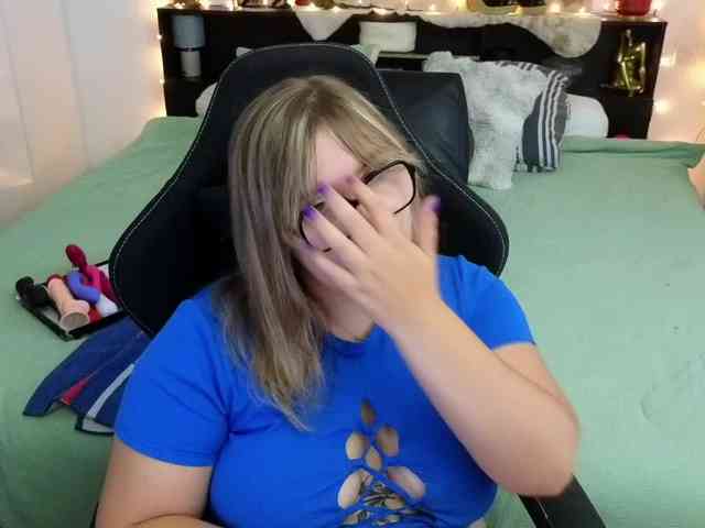 ElvinnaLaFrancaise webcam