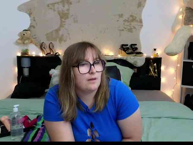 ElvinnaLaFrancaise webcam