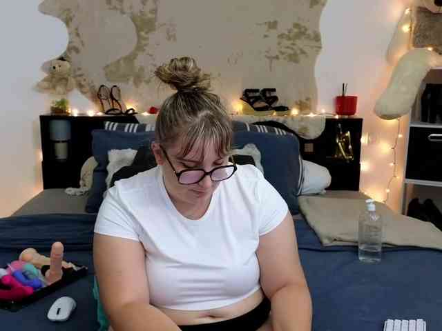 ElvinnaLaFrancaise webcam