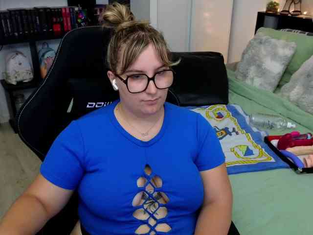 ElvinnaLaFrancaise webcam