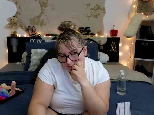 ElvinnaLaFrancaise webcam