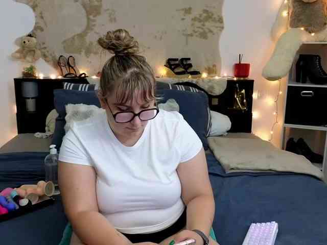 ElvinnaLaFrancaise webcam