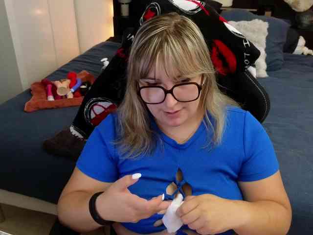 ElvinnaLaFrancaise webcam