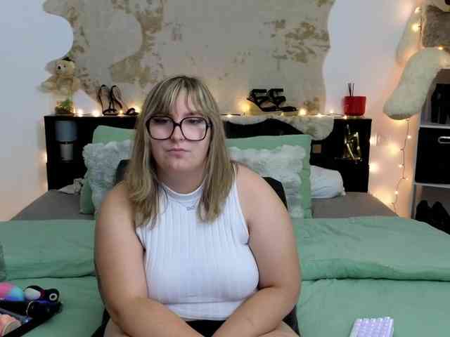 ElvinnaLaFrancaise webcam