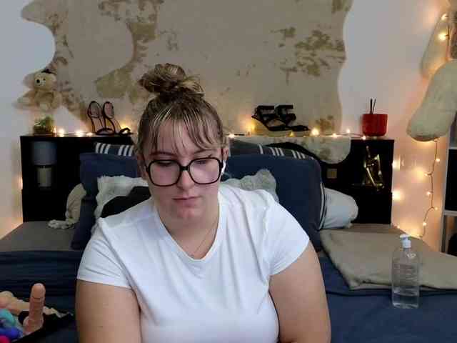 ElvinnaLaFrancaise webcam