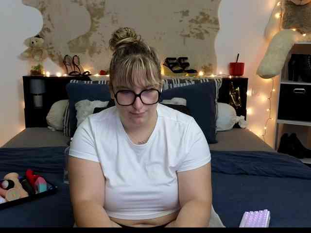 ElvinnaLaFrancaise webcam