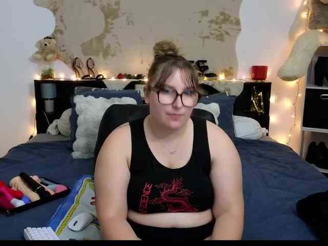 ElvinnaLaFrancaise webcam