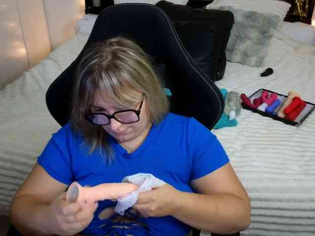 ElvinnaLaFrancaise webcam
