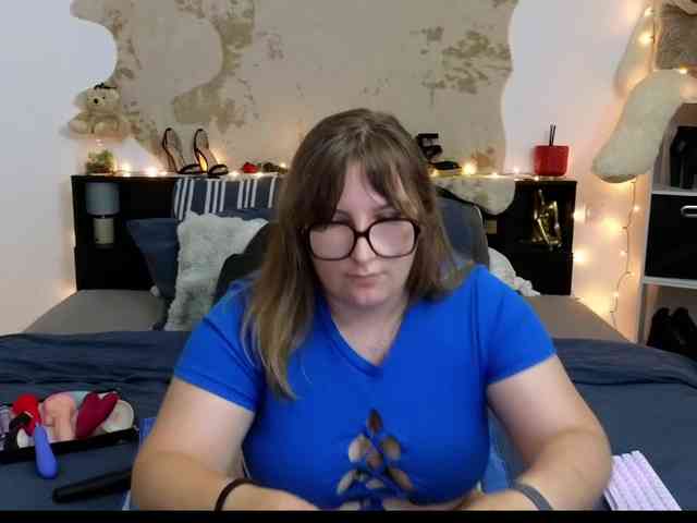 ElvinnaLaFrancaise webcam