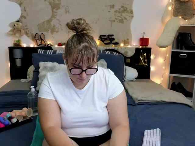 ElvinnaLaFrancaise webcam