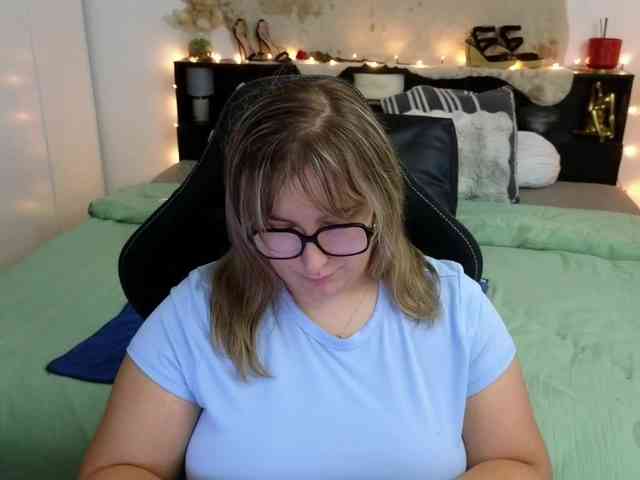 ElvinnaLaFrancaise webcam