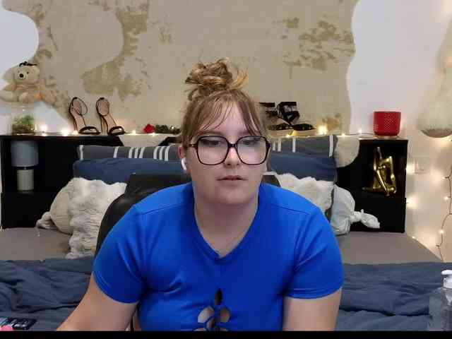 Modèle: ElvinnaLaFrancaise