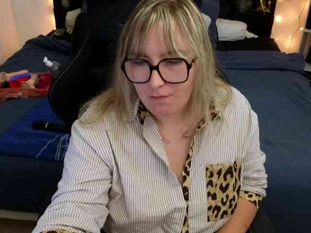 ElvinnaLaFrancaise webcam