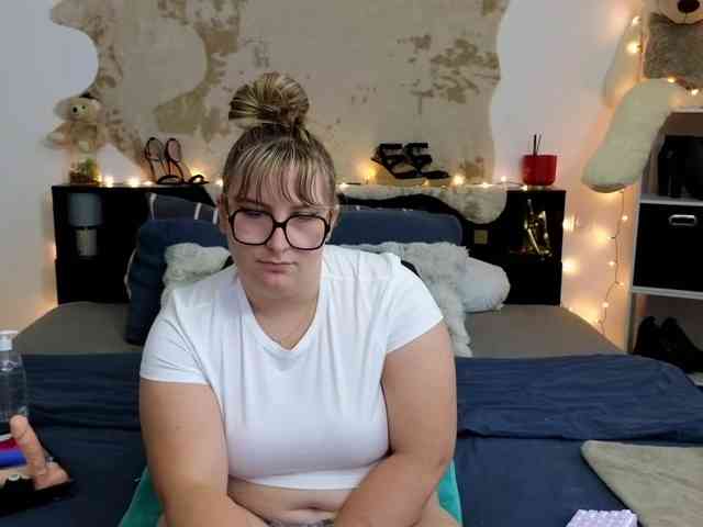 ElvinnaLaFrancaise webcam