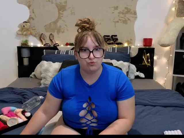 ElvinnaLaFrancaise webcam