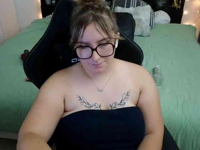 ElvinnaLaFrancaise webcam