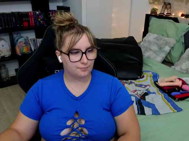 ElvinnaLaFrancaise webcam