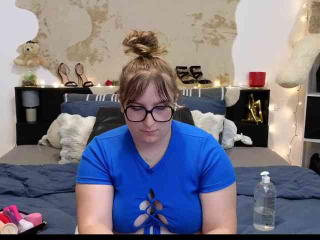 Modèle: ElvinnaLaFrancaise