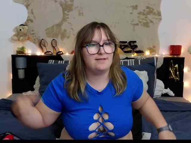 ElvinnaLaFrancaise webcam