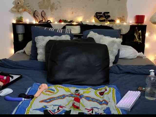 ElvinnaLaFrancaise webcam