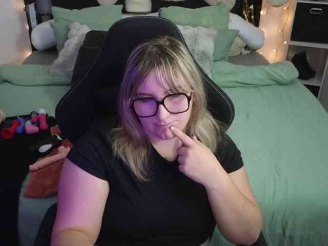 ElvinnaLaFrancaise webcam