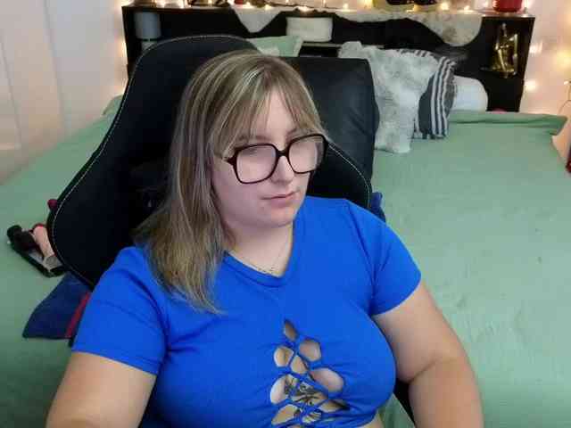 ElvinnaLaFrancaise webcam