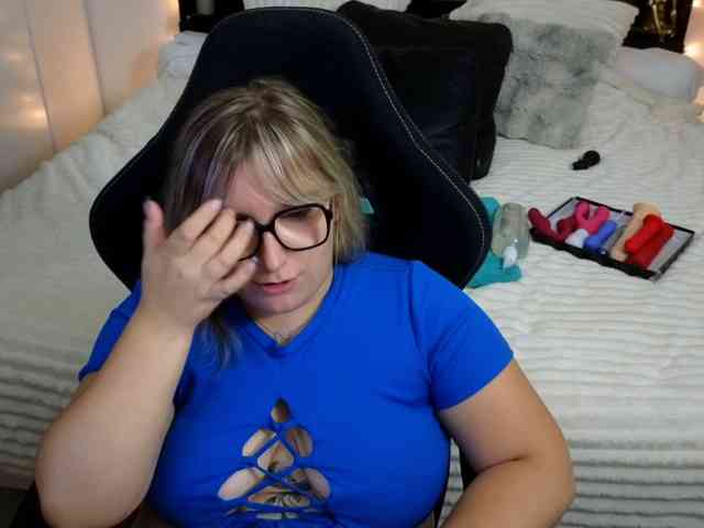 ElvinnaLaFrancaise webcam